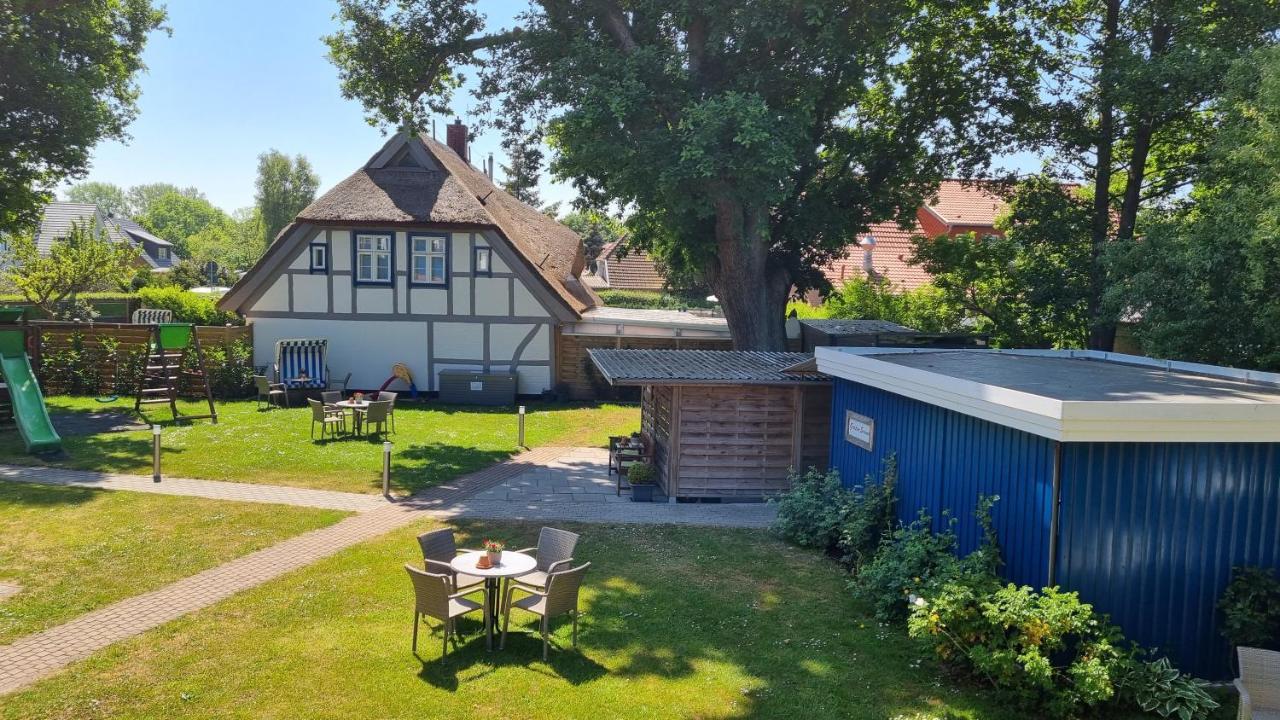 Captain Pahlen Ferienanlage Zingst Esterno foto